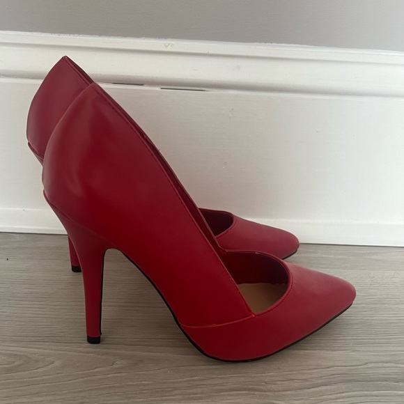Steve Madden red stiletto pumps - Picture 4 of 5